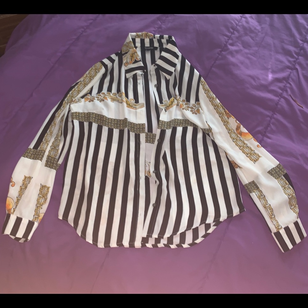 Buttoned blouse